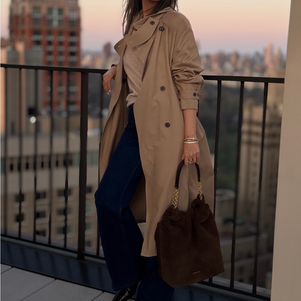 DEMELLIER NEW Brown Suede Shoulder Bag with Gold Chain - Picture 4 of 4